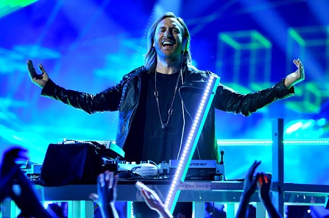 David Guetta представил клип на песню "Flames" (ВИДЕО)
