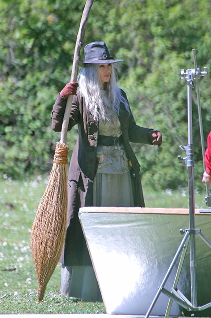 Моника Беллуччи в образе колдуньи на съемках фильма в Риме  