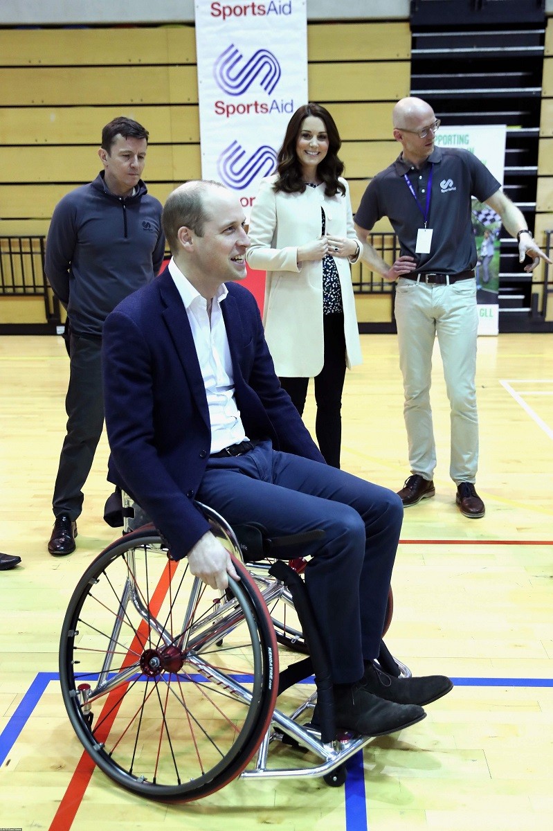 Принц Уильям оказался в инвалидной коляске (ФОТО)