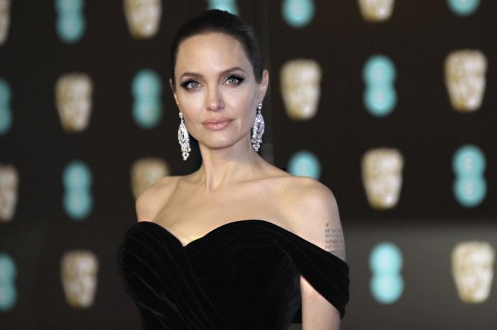 Анджелина Джоли с дочерью Вивьен появилась на публике после слухов о новом романе (ФОТО)