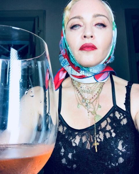 59-летняя Мадонна окончательно превратилась в старуху