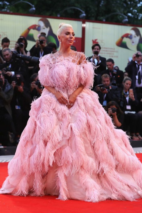 Леди Гага в платье Valentino Haute Couture в Венеции (ФОТО)