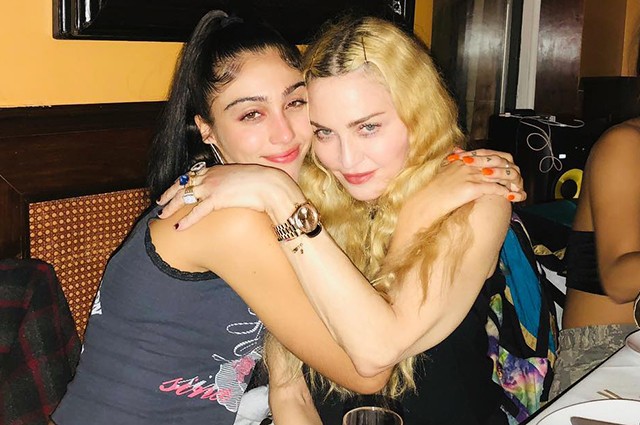 Мадонна трогательно поздравила дочку с днем рождения