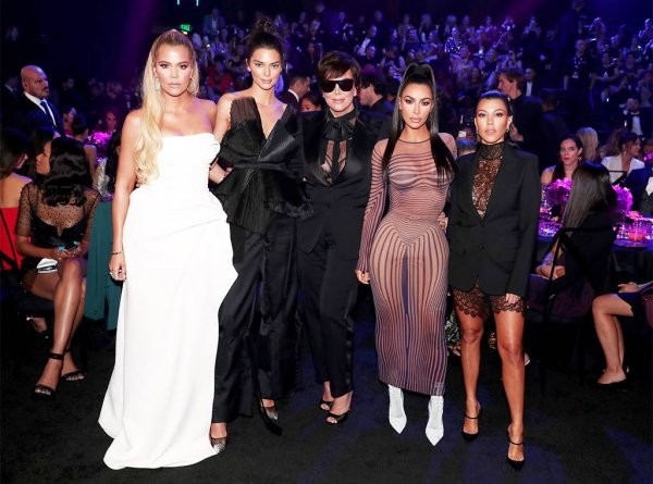 Ким Кардашьян в «голом» платье стала звездой премии People’s Choice Awards 