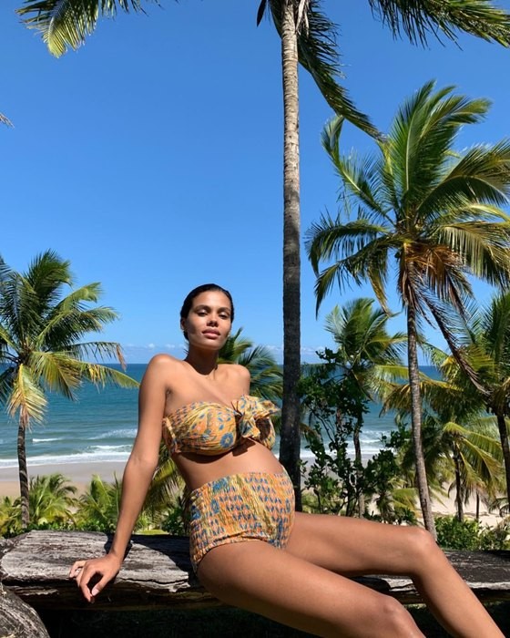 Тина Кунаки показала новое «беременное» фото на отдыхе в Бразилии