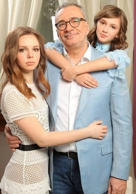 У 15-летней дочери Константина Меладзе роман с финалистом украинского шоу "Голос. Дети"