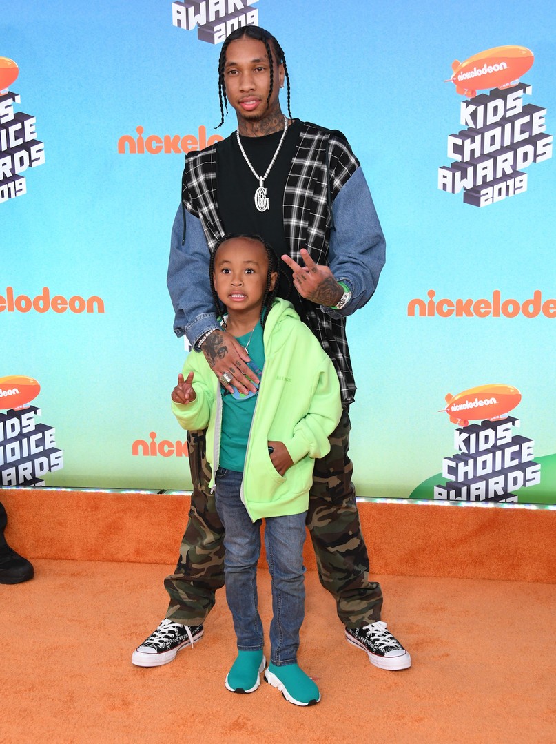 Рэпер Тайга пришел на Kid's Choice Awards с подросшим сыном, а Уилл Смит — без детей