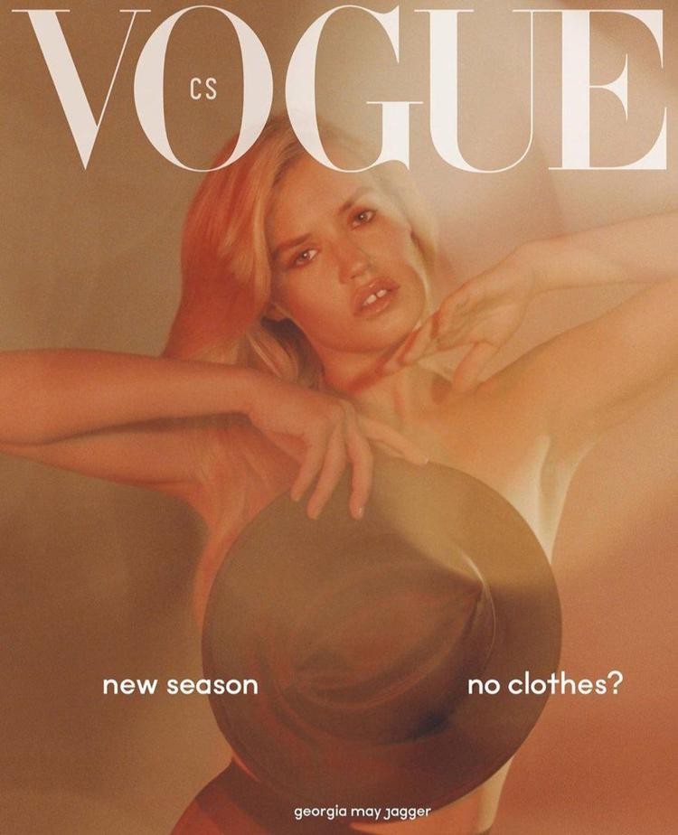 Дочка Мика Джаггера в одних колготках и шляпе позирует на обложке Vogue