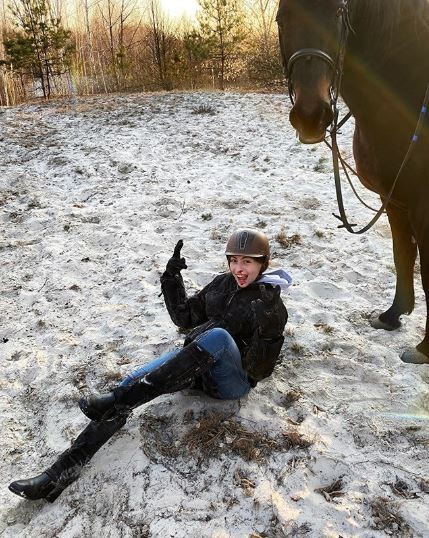 Дочь Оли Поляковой упала с лошади и показала фото-результат