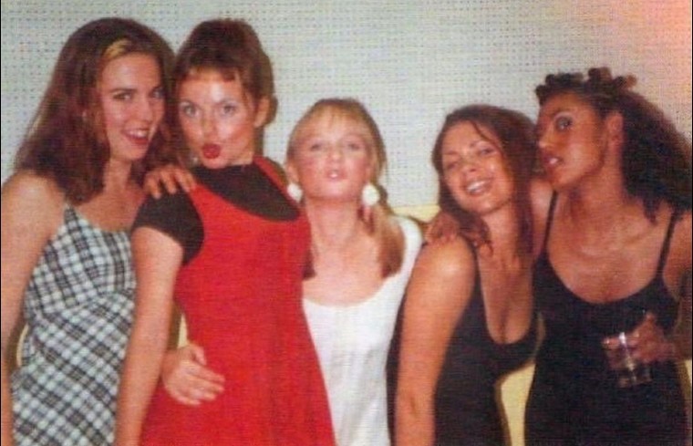 Джери Холлиуэлл показала фото Spice Girls за два года до мирового признания