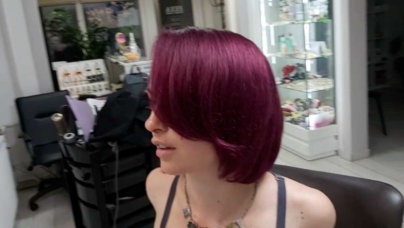Актриса «Дизель Шоу» Виктория Булитко перекрасила волосы в необычный цвет