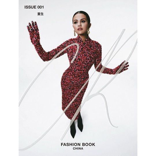 Селена Гомес снялась для первого выпуска CR Fashion Book Сhina