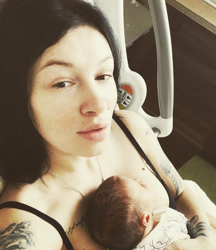 Анастасия Приходько впервые показала третьего ребенка