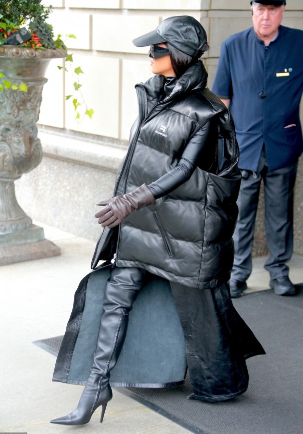 Ким Кардашьян показала, как модно утеплиться осенью (ФОТО)