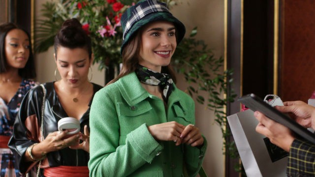 Netflix анонсировал еще два новых сезона «Эмили в Париже»