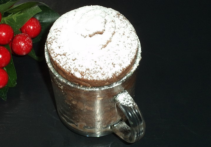 Кекс в кружке: быстрый шоколадный десерт в микроволновке