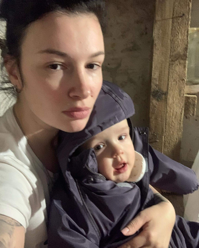 Анастасия Приходько показала, как скрывалась с маленьким сыном в укрытии