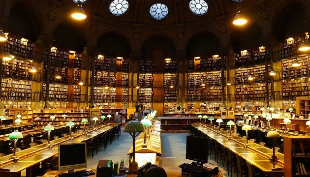 Національна бібліотека Франції пропонує зберегти колекції українських бібліотек