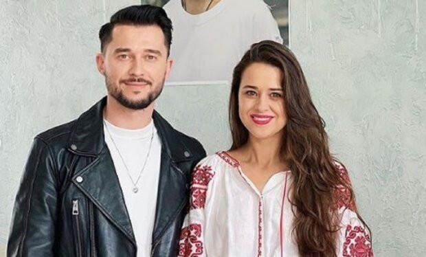 Колишня Дзідзьо співачка Славія засвітилась у парі з молодим артистом
