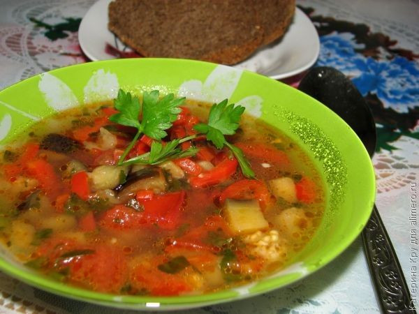 Суп з баклажан – дуже смачне і апетитне блюдо