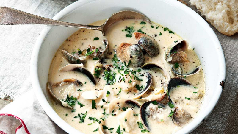 Суп дня – клем чаудер: готуємо першу страву з морепродуктами