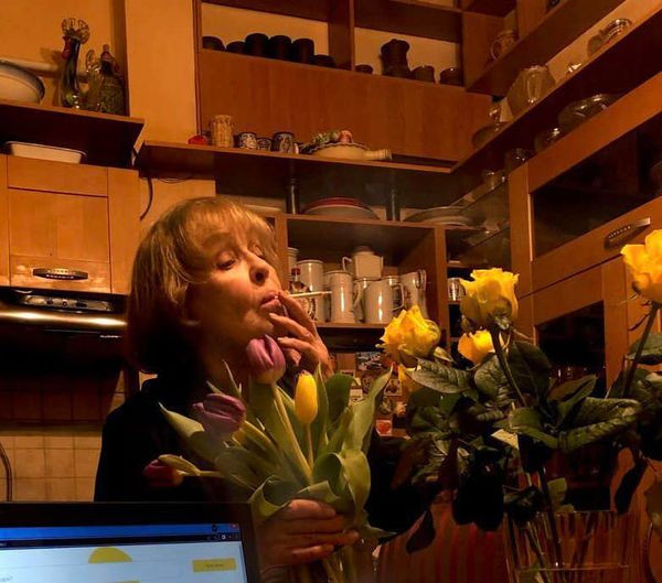 85-річна Роговцева показала себе із цигаркою на кухні після двох вистав 