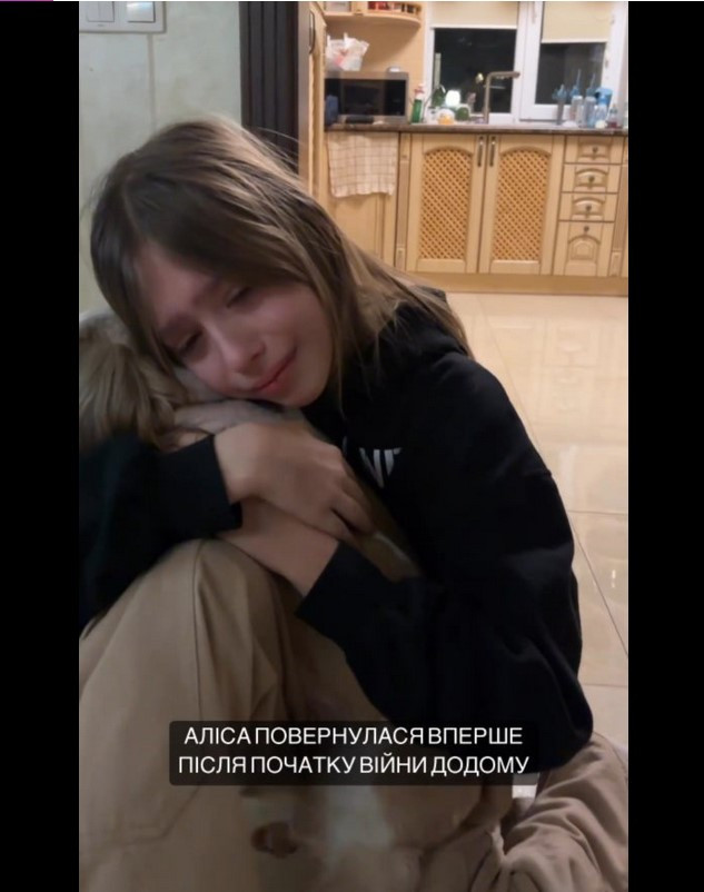 Анатолій Анатоліч довів до сліз відео, як його донька повернулась додому 