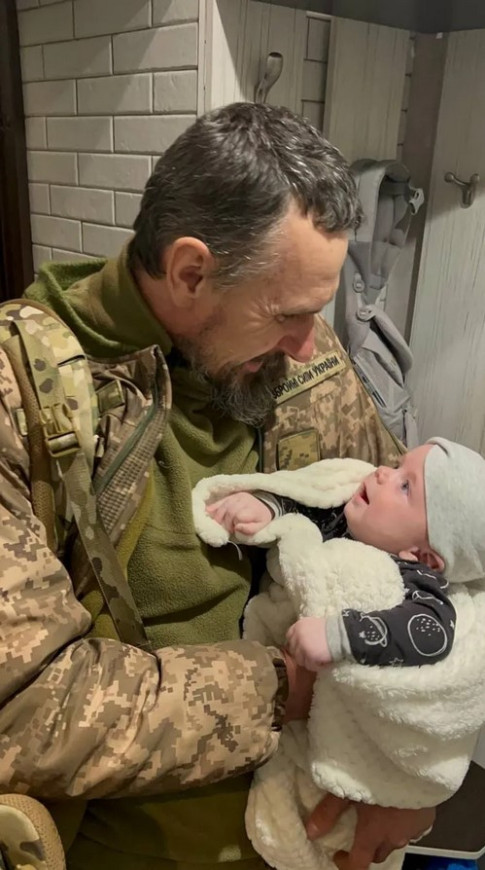 Олег Сенцов вперше побачив новонародженого сина 