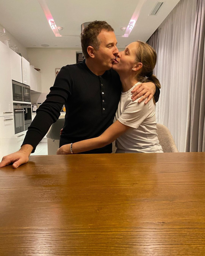 Катерина Осадча показала ніжний поцілунок з Юрієм Горбуновим (ФОТО) 